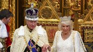 Rei Charles e Rainha Camilla usaram coroas históricas em cerimônia no Parlamento britânico - Foto: Getty Images