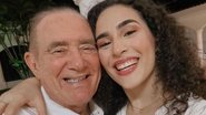 Renato Aragão surge sorridente ao lado da filha e encanta - Reprodução/Instagram