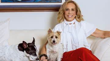 Arlete Salles ao lado das suas cadelas Ricota e Ciça - Fotos: Marcio Farias